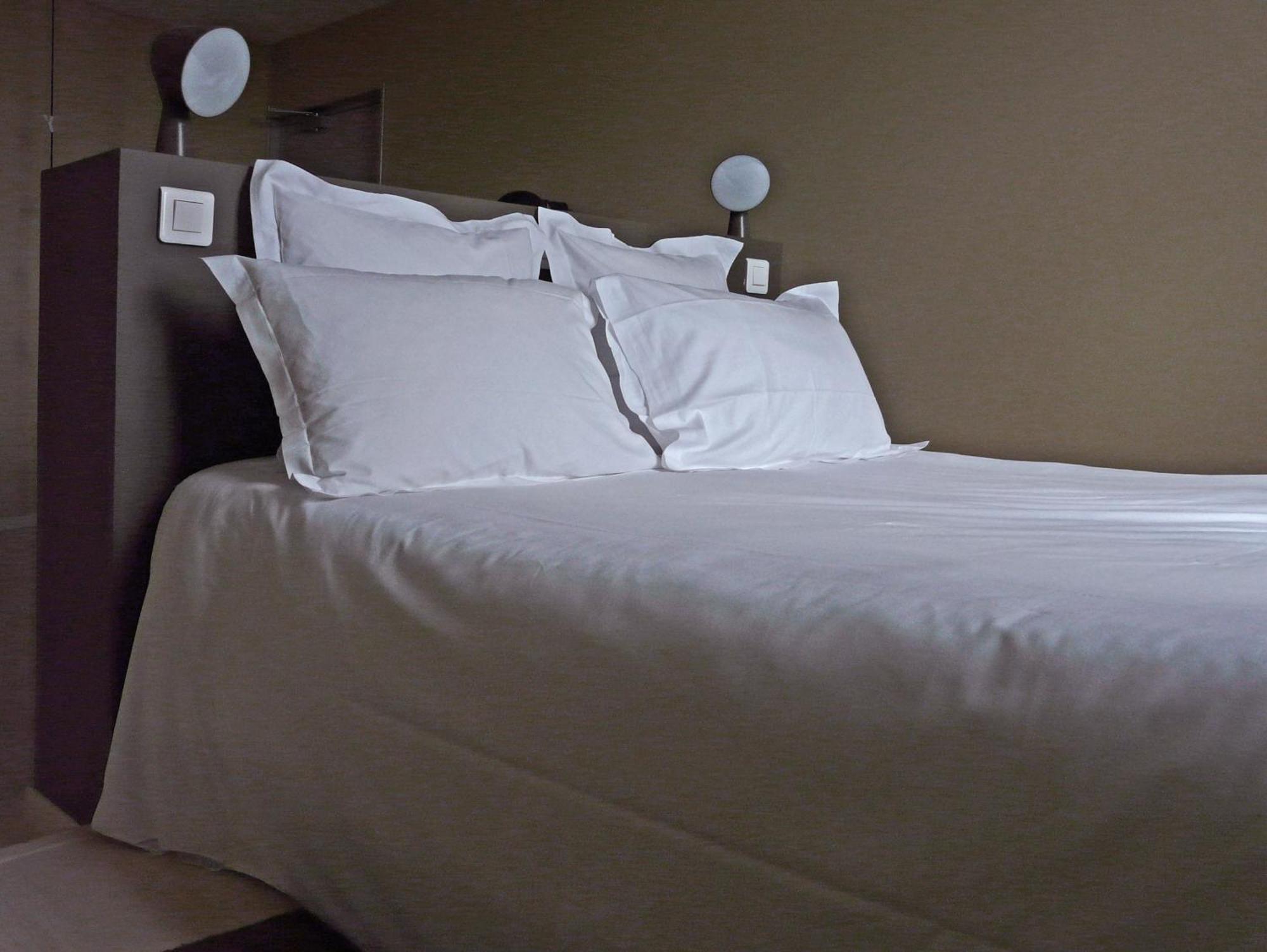 Hotel Courtille De Solutre Экстерьер фото